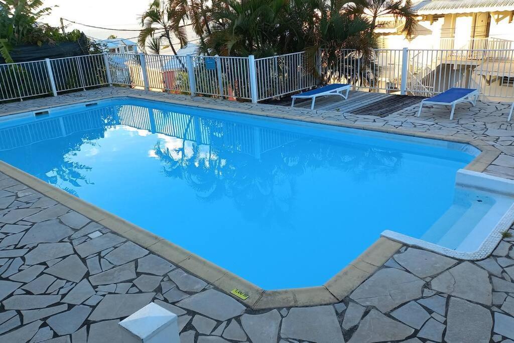 Appartement Avec Piscine Proche De La Mer Les Trois-Ilets Exterior foto